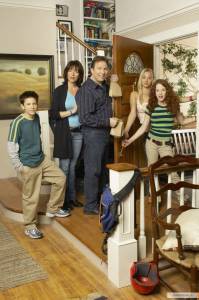 ����� ������ 8 ������� ������ ��� ����� ���� ������-��������� (������ 2002 � 2005) 8 Simple Rules... for Dating My Teenage Daughter 2002 (3 ������)
