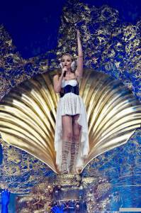   3D:  () / Kylie - Aphrodite: Les Folies Tour 2011 / (2011)   
